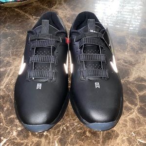 Tiger Woods NIKE golf cleats